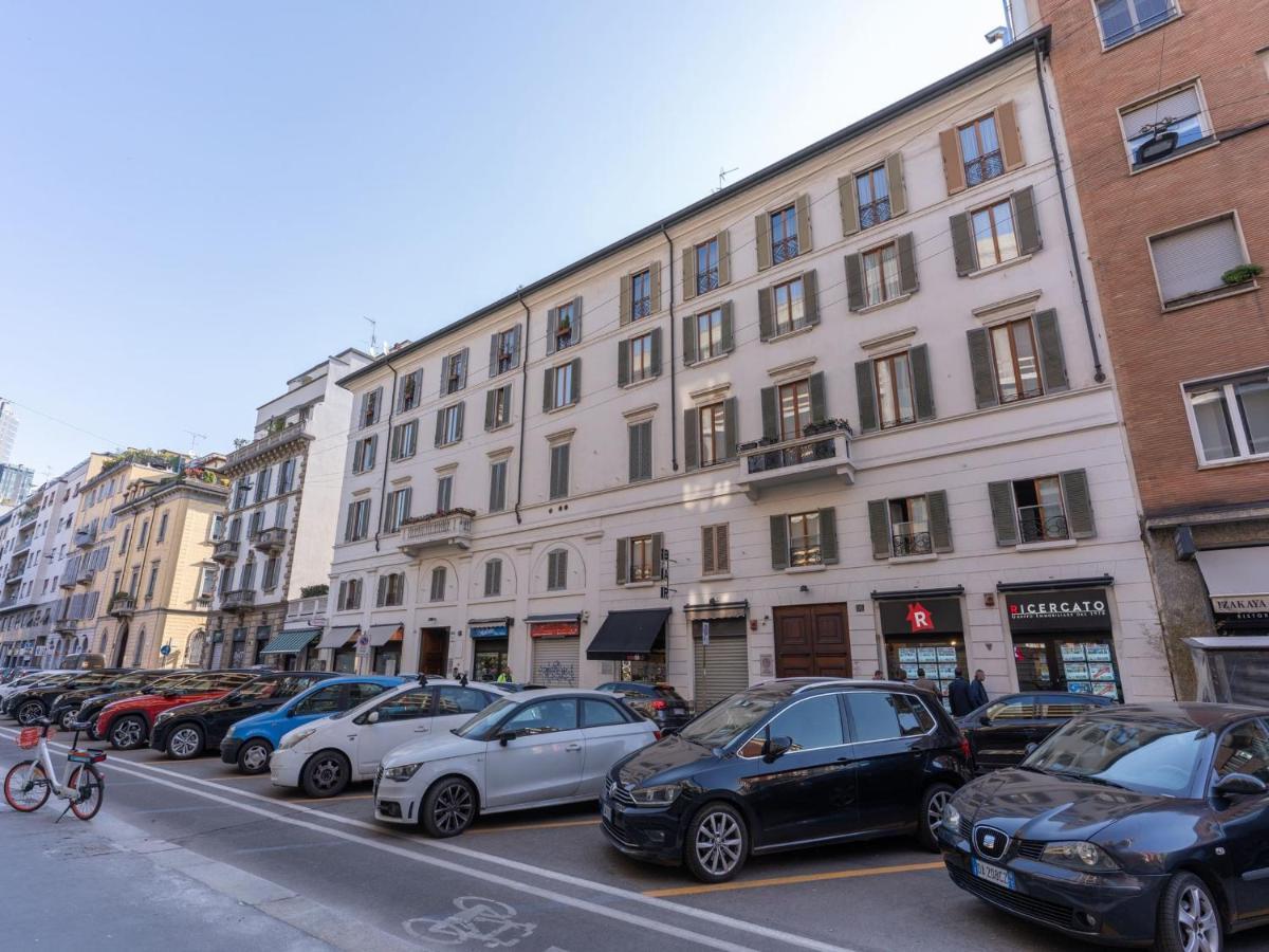 The Best Rent - Gorgeous Two-Bedroom Apartment In Porta Nuova District Milano Exterior foto