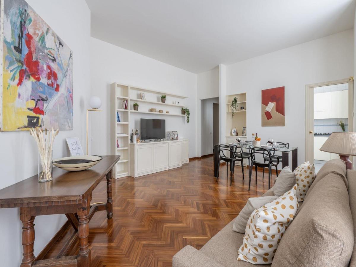 The Best Rent - Gorgeous Two-Bedroom Apartment In Porta Nuova District Milano Exterior foto
