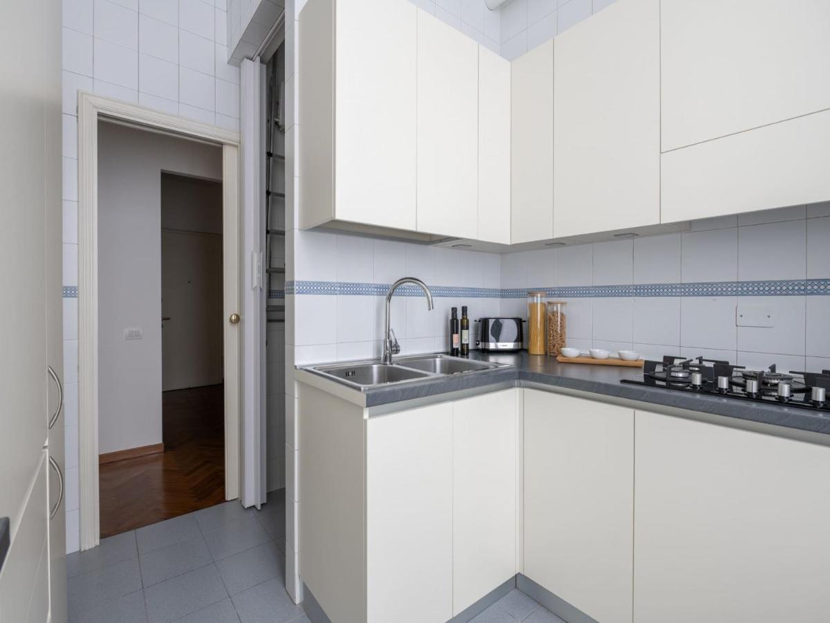 The Best Rent - Gorgeous Two-Bedroom Apartment In Porta Nuova District Milano Exterior foto