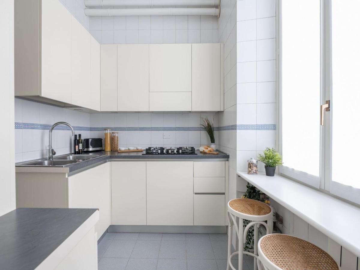 The Best Rent - Gorgeous Two-Bedroom Apartment In Porta Nuova District Milano Exterior foto