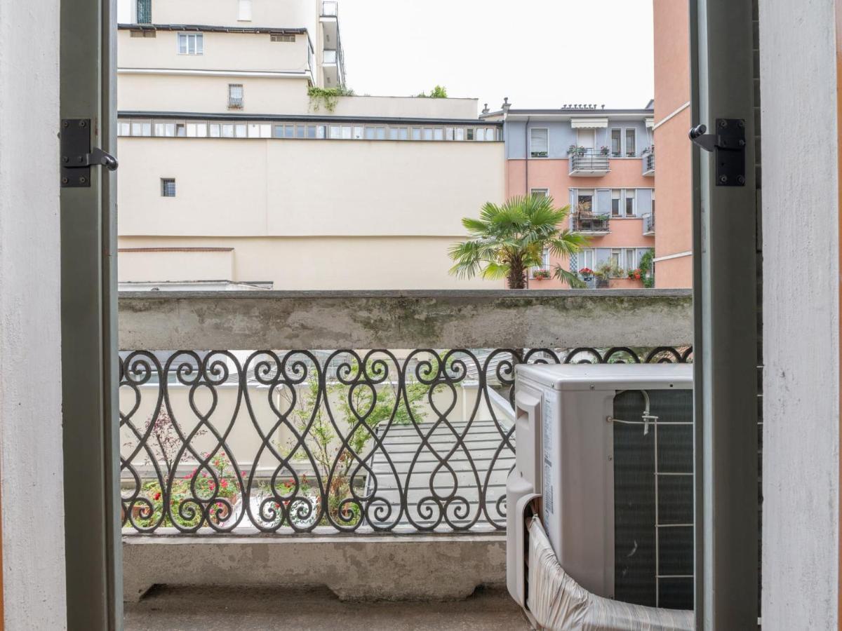 The Best Rent - Gorgeous Two-Bedroom Apartment In Porta Nuova District Milano Exterior foto
